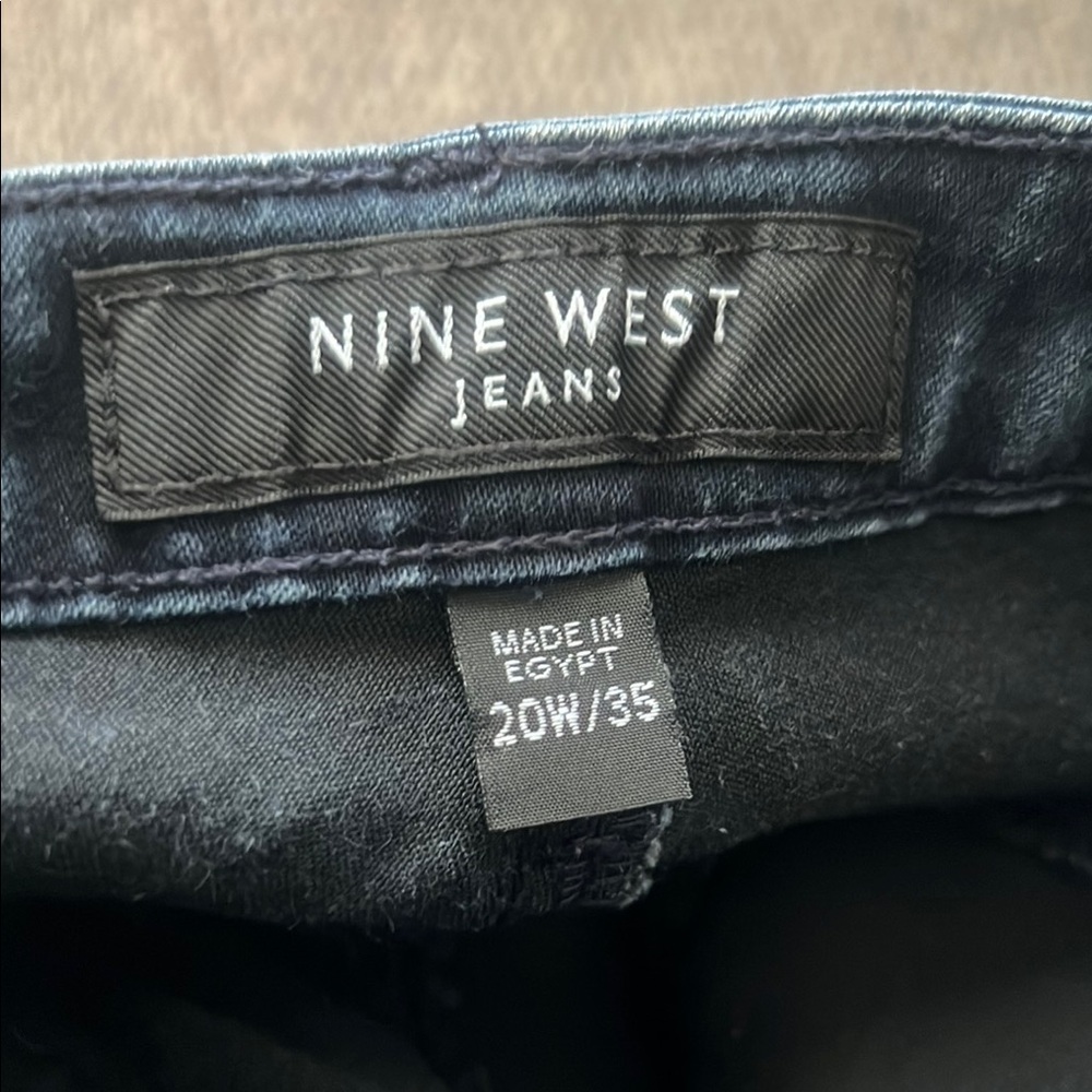 (NINE WEST
JEANS) women’s stretch 
20W/35 
SKINNY LEG